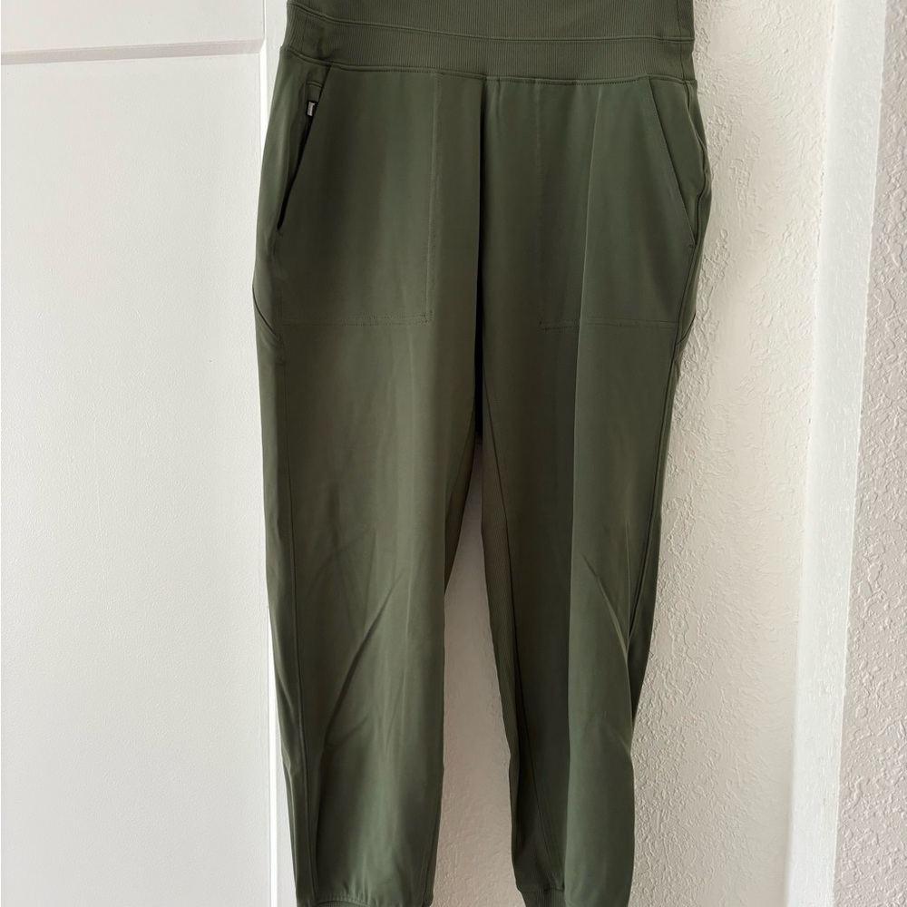Athleta Olive jogger Pants